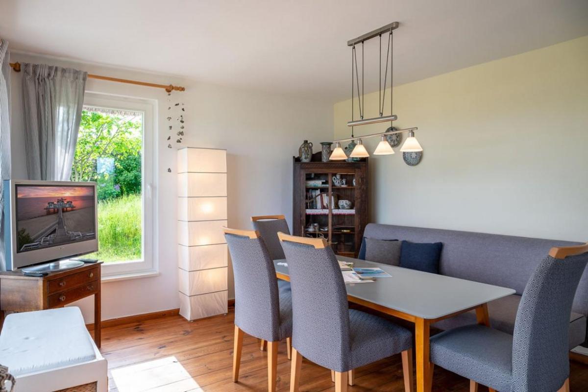Apartamento Haus am Hügel Groß Zicker Exterior foto